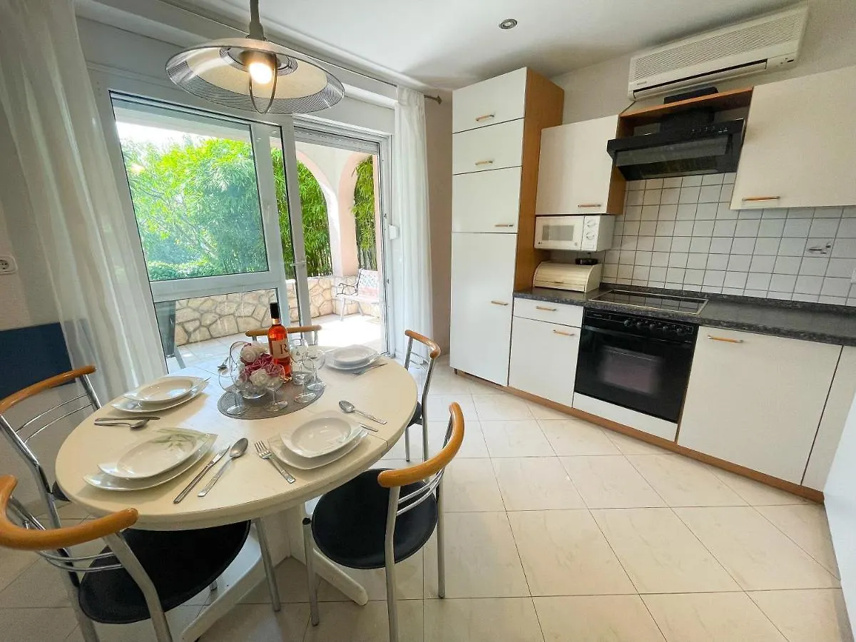 Apartmani Toni Dramalj 0*,  Croatia